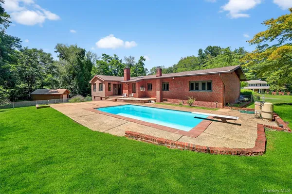 $942,800 | 10 Wesley Court, Congers, NY 10920