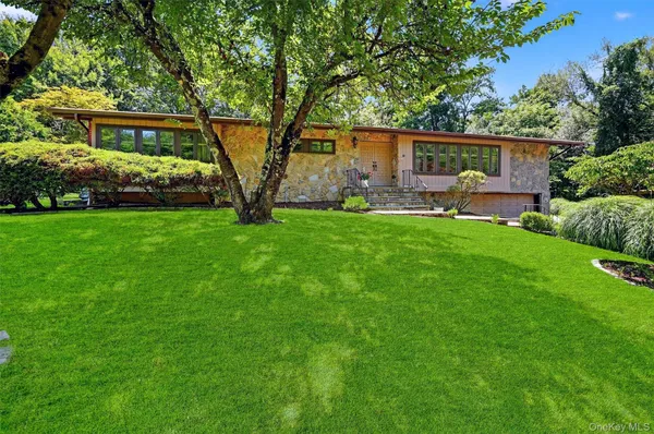 $942,800 | 10 Wesley Court, Congers, NY 10920