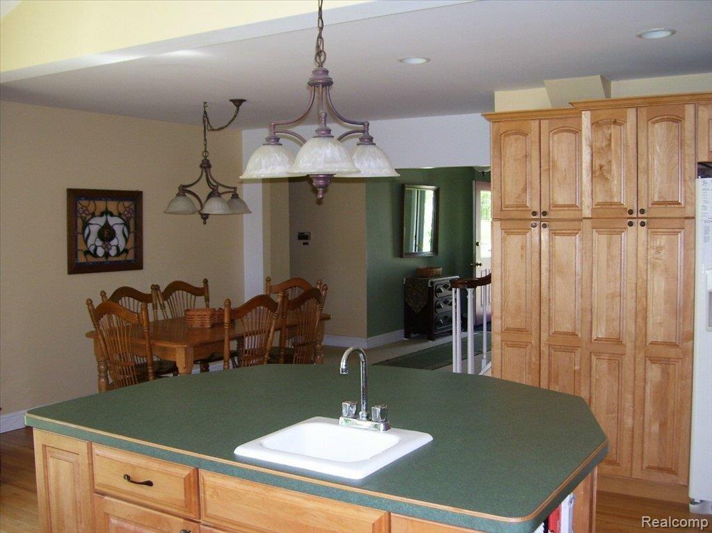 3632 Napier Road Canton, MI 48187 - Photo 6 of 10 KITCHEN 4