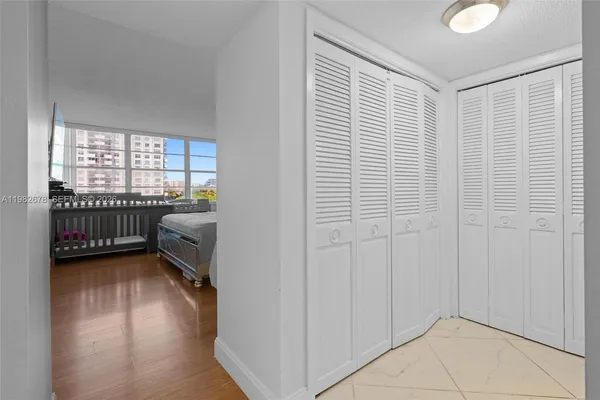$2,600 | 18071 Biscayne Boulevard, Unit 402, Aventura, FL 33160