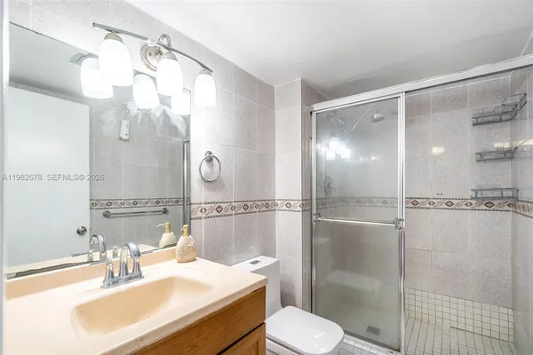 $2,600 | 18071 Biscayne Boulevard, Unit 402, Aventura, FL 33160