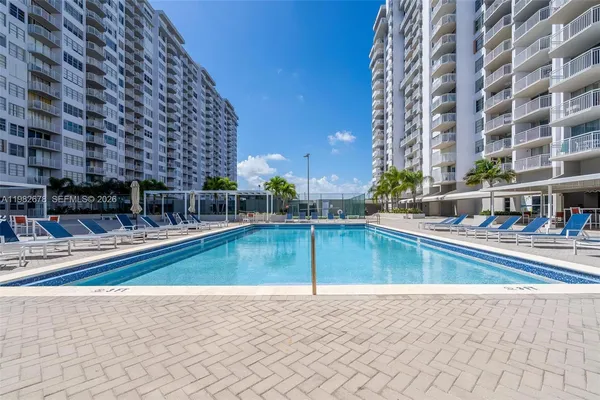 $2,600 | 18071 Biscayne Boulevard, Unit 402, Aventura, FL 33160