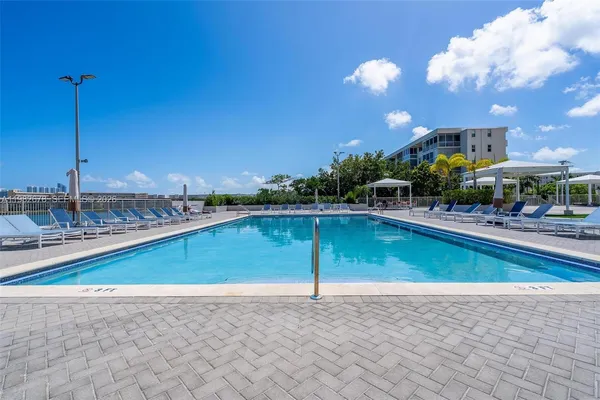 $2,600 | 18071 Biscayne Boulevard, Unit 402, Aventura, FL 33160