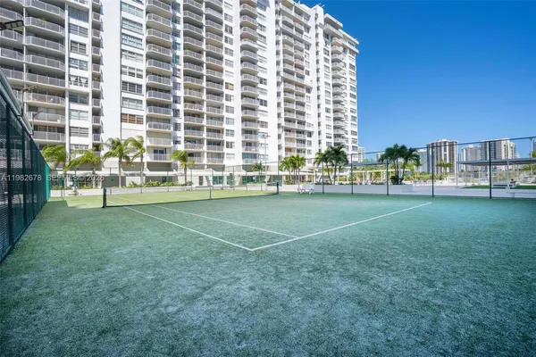 $2,600 | 18071 Biscayne Boulevard, Unit 402, Aventura, FL 33160