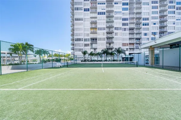 $2,600 | 18071 Biscayne Boulevard, Unit 402, Aventura, FL 33160