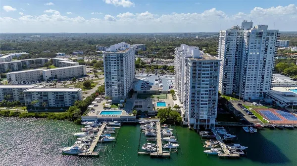 $2,600 | 18071 Biscayne Boulevard, Unit 402, Aventura, FL 33160