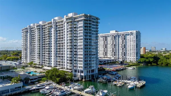 $2,600 | 18071 Biscayne Boulevard, Unit 402, Aventura, FL 33160