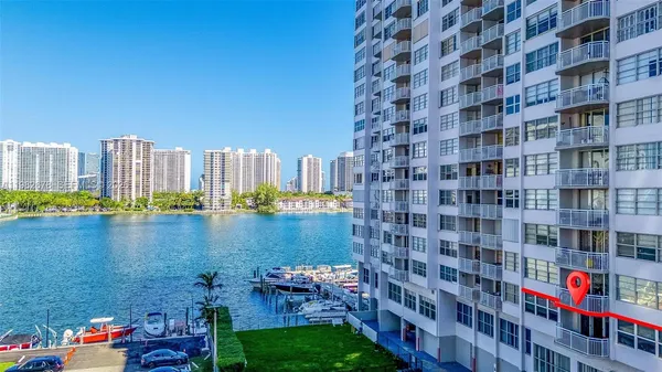 $2,600 | 18071 Biscayne Boulevard, Unit 402, Aventura, FL 33160