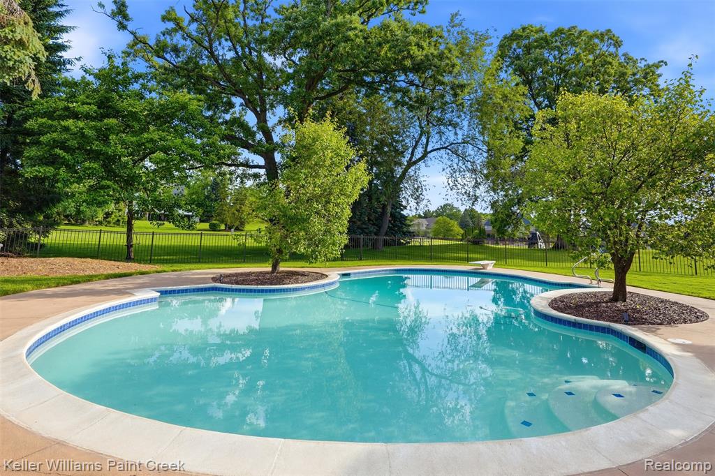 2784 Murfield Court Rochester, MI 48306 - Photo 38 of 52