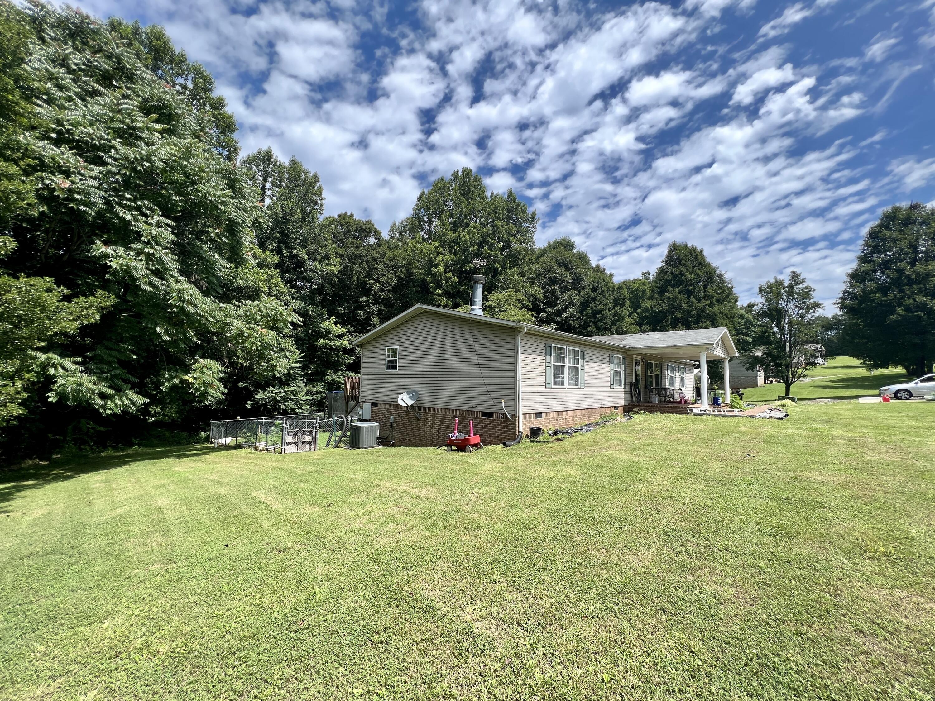 90 Riverside Drive Rocky Mount, VA 24151 - Photo 19 of 19 IMG_5142