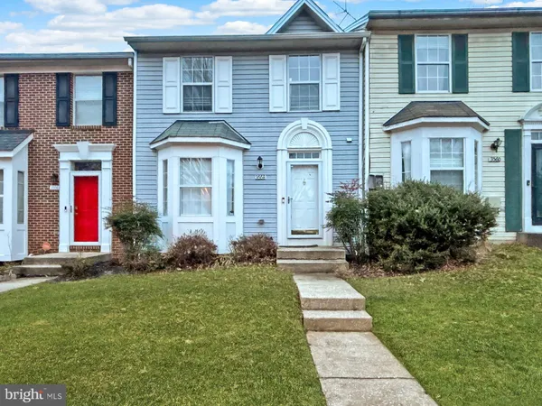 a front view of house with yard
