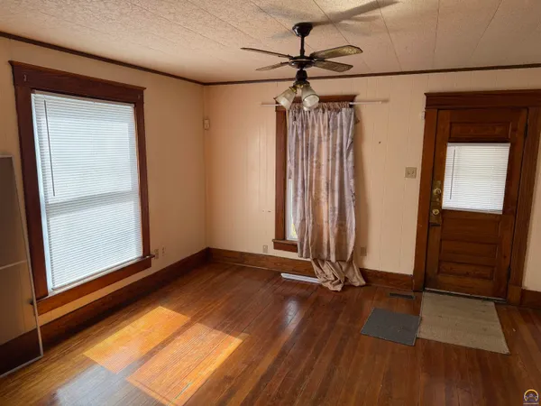 $70,000 | 2406 Southwest Central Park Avenue, Topeka, KS 66611