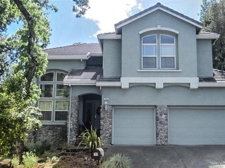 Impressive Contemporary Home in Prestigious Hampton Woods