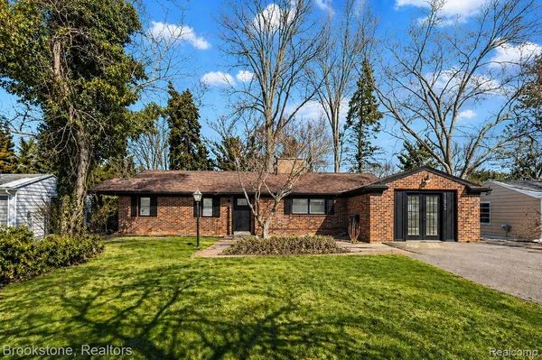 $3,000 | 16046 West 13 Mile Road, Franklin, MI 48025