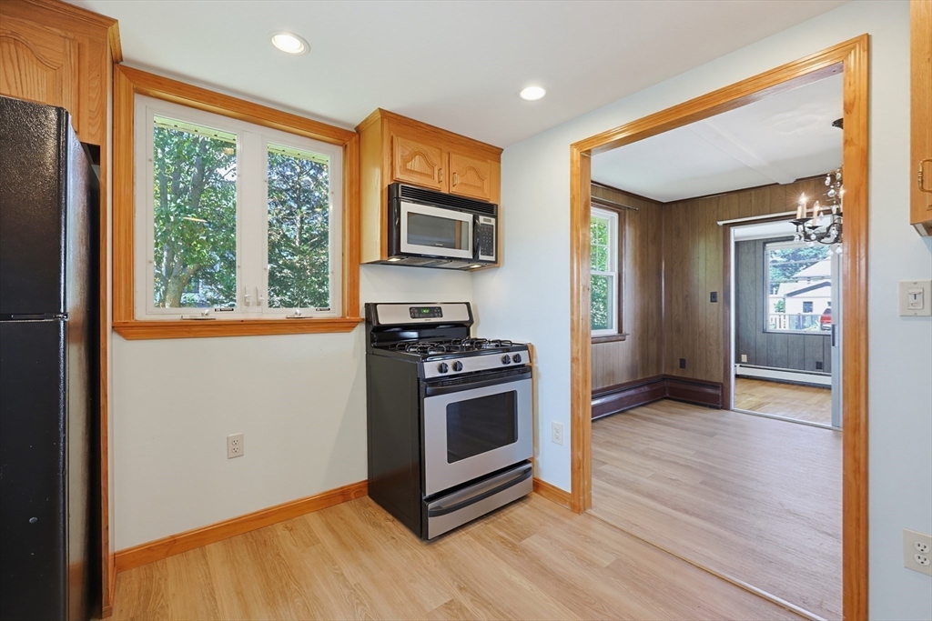 24 Poplar Road Quincy, MA 02169 - Photo 9 of 25