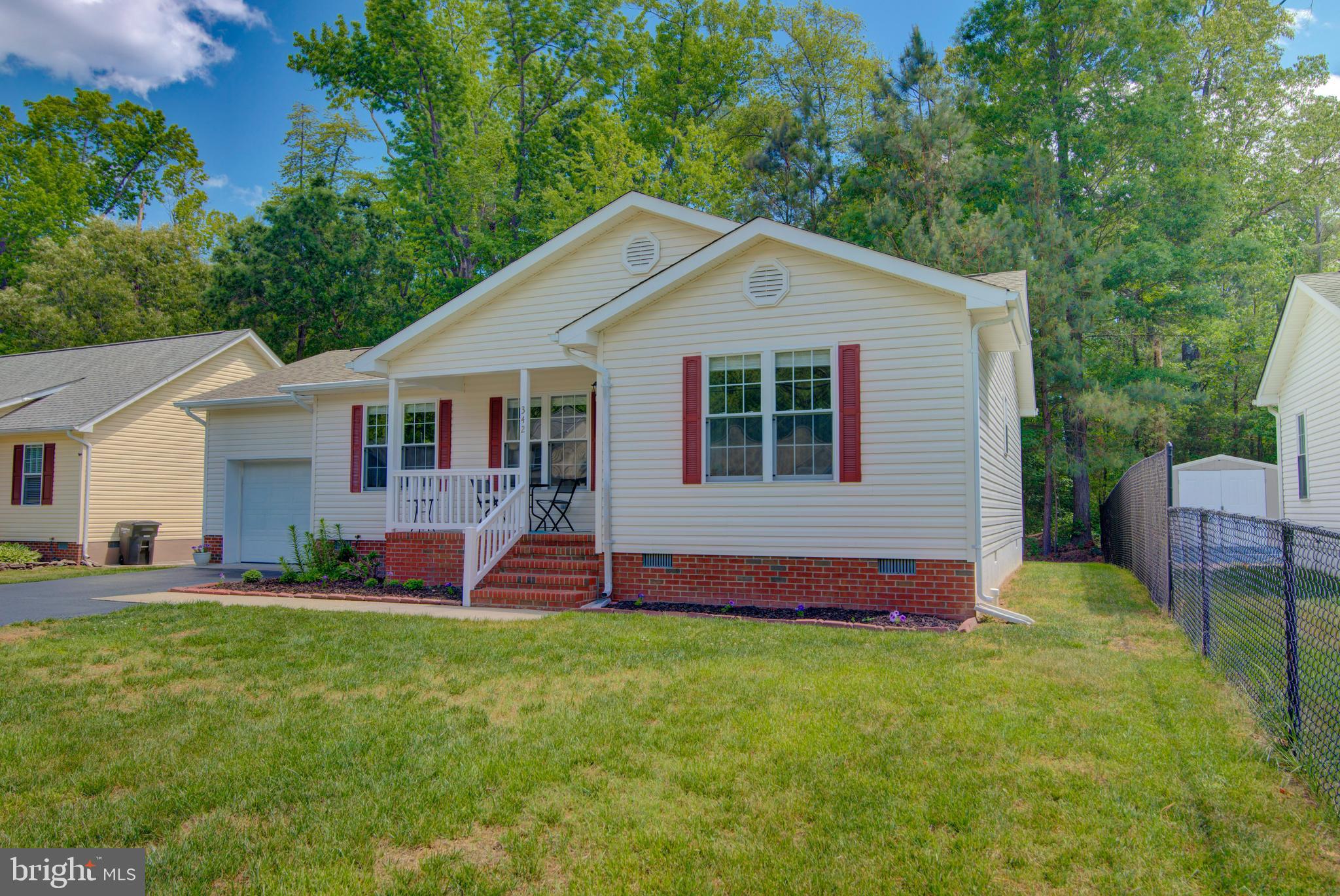 342 9th Street Colonial Beach, VA 22443 - Photo 3 of 36