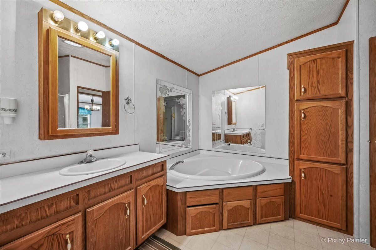 1130 Country Club Road Elgin, IL 60123 - Photo 16 of 33 Gallery Image 16