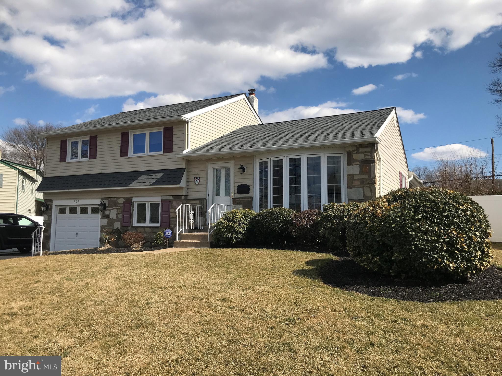325 Parry Road Warminster, PA 18974 - Photo 2 of 26