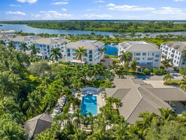$1,250,000 | 9013 Somerset Bay Lane, Unit 201, Vero Beach, FL 32963