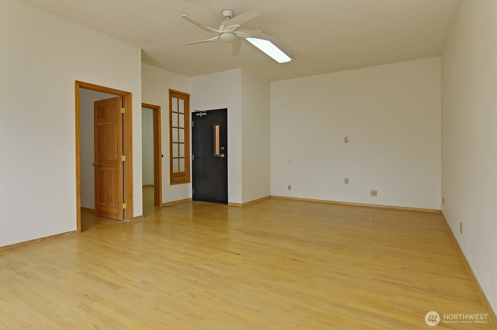 3015 Beacon Avenue South Seattle, WA 98144 - Photo 19 of 33 a view of an empty room