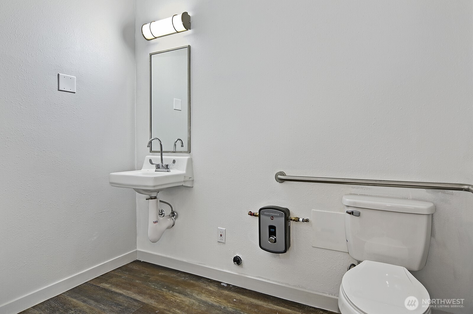 3015 Beacon Avenue South Seattle, WA 98144 - Photo 24 of 33 a bathroom with a sink a toilet and mirror