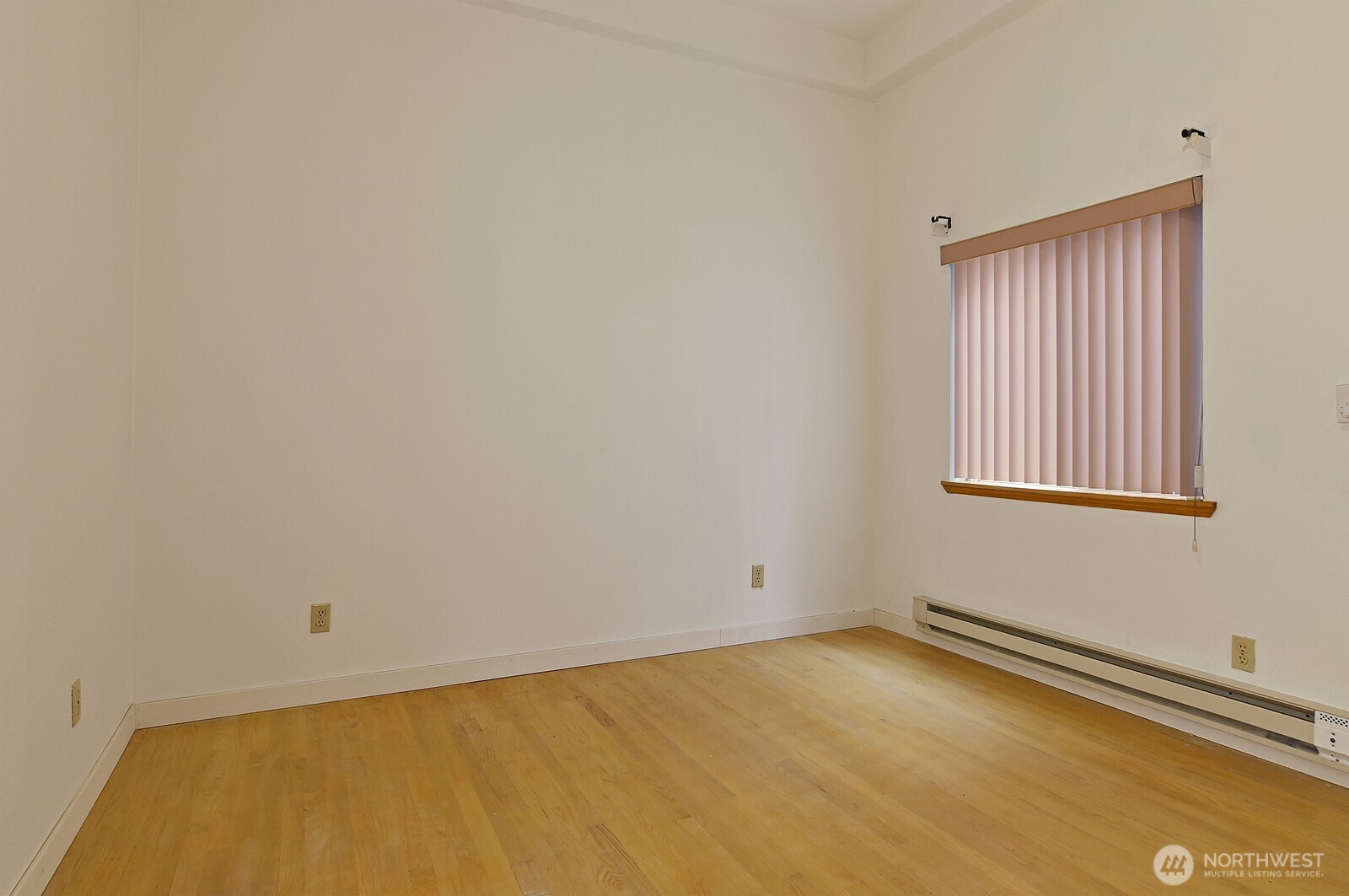 3015 Beacon Avenue South Seattle, WA 98144 - Photo 32 of 33 a view of a room with a window