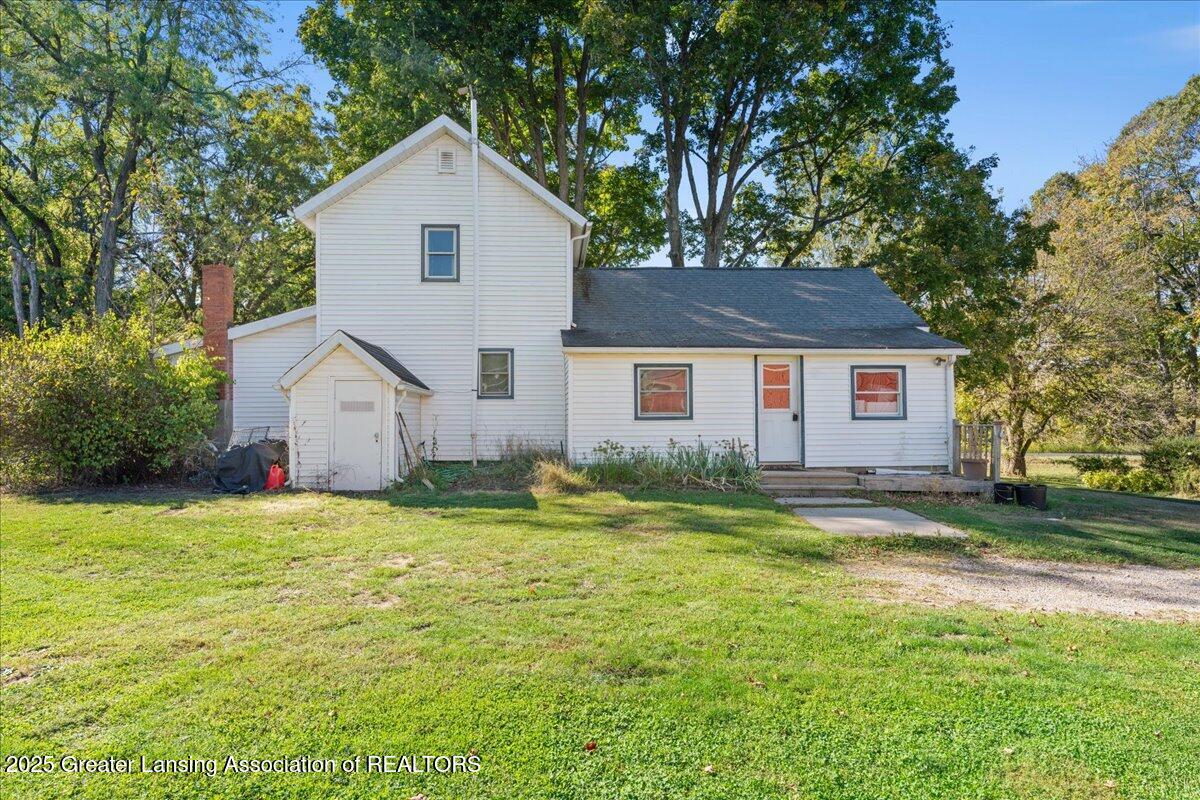 13947 Shaftsburg Road Perry, MI 48872 - Photo 5 of 26 02-Media Jett - 17