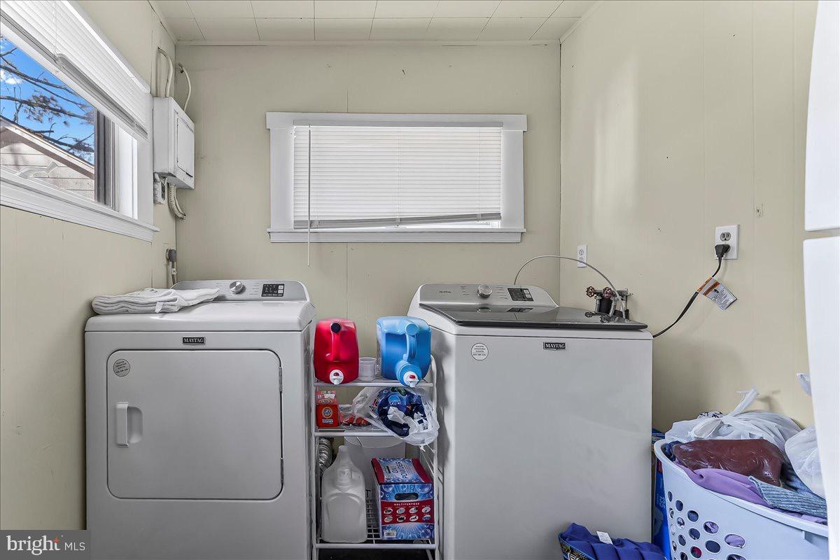 217 West Main Street Elkton, MD 21921 - Photo 12 of 37 a utility room with dryer and washer