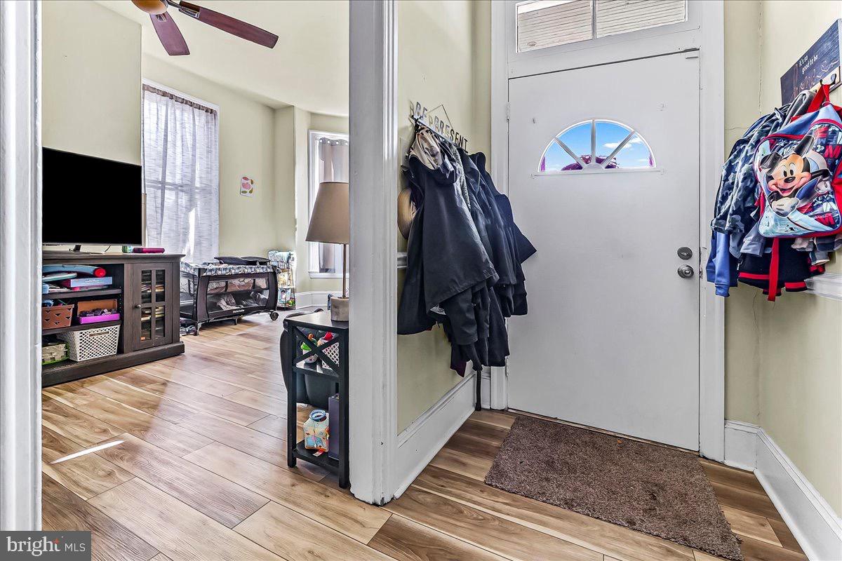 217 West Main Street Elkton, MD 21921 - Photo 3 of 37 a view of a living room