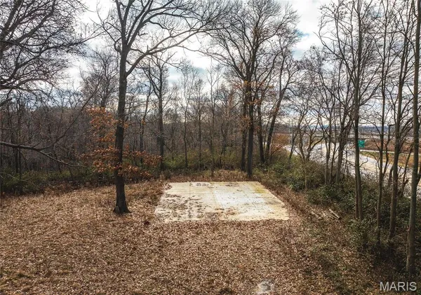 $500,000 | 0 State Route 111 Road, Wood River, IL 62095
