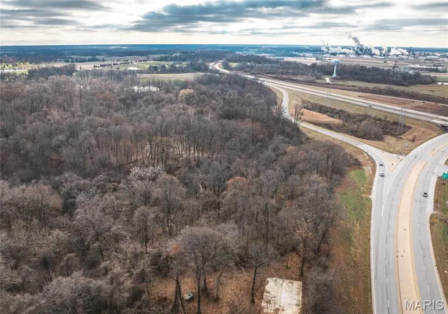 $940,800 | 0 State Route 111 Road, Wood River, IL 62095