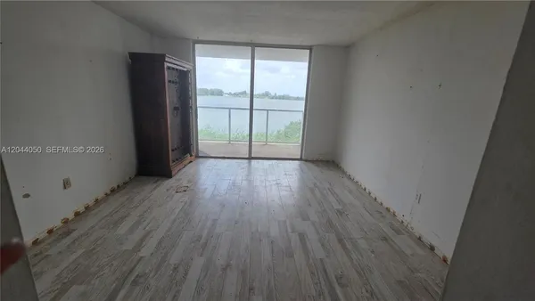 $100,000 | 1301 Northeast Miami Gardens Drive, Unit 322W, Miami, FL 33179