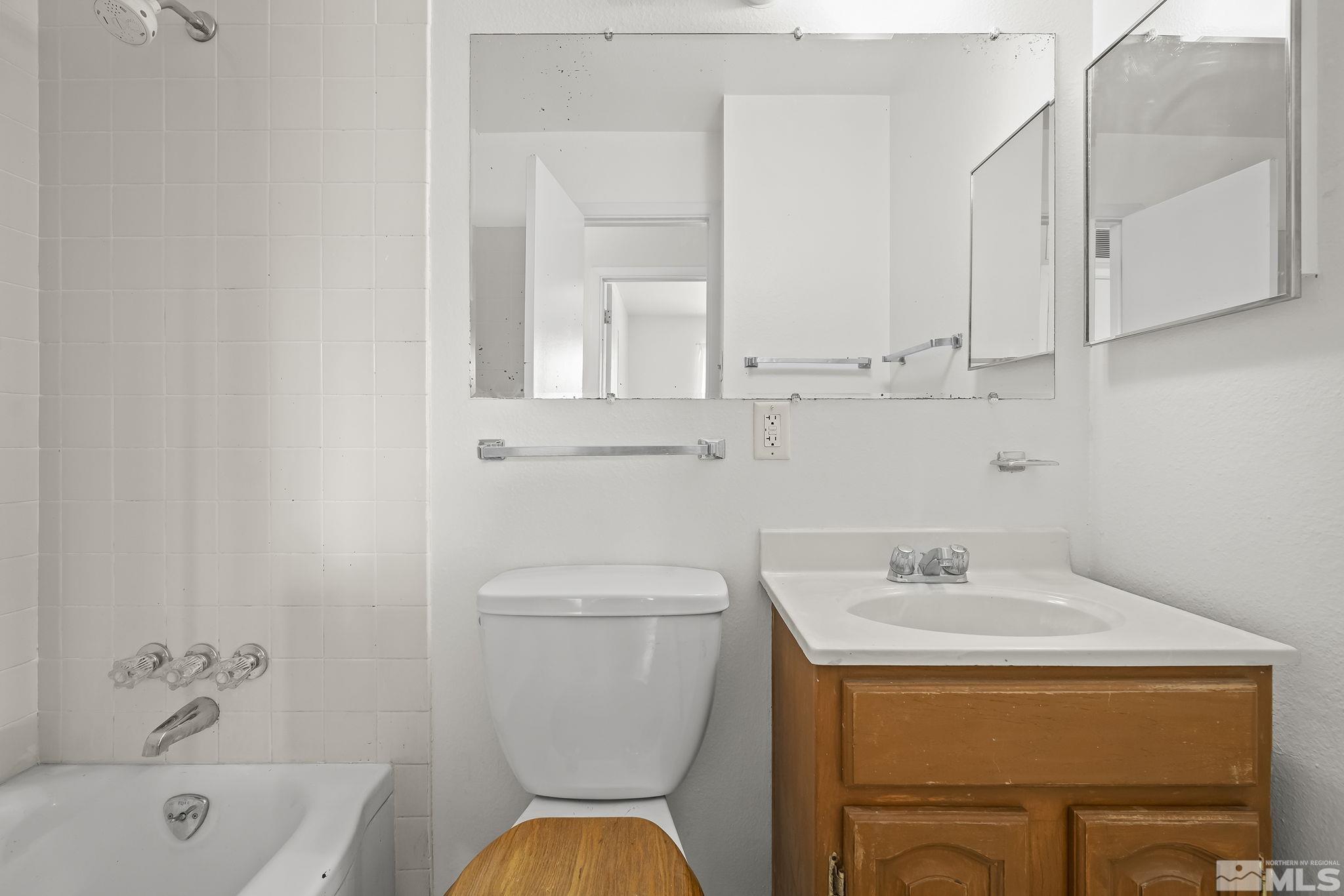 3475 Rauscher Drive Reno, NV 89503 - Photo 12 of 16 a bathroom with a sink toilet and tub