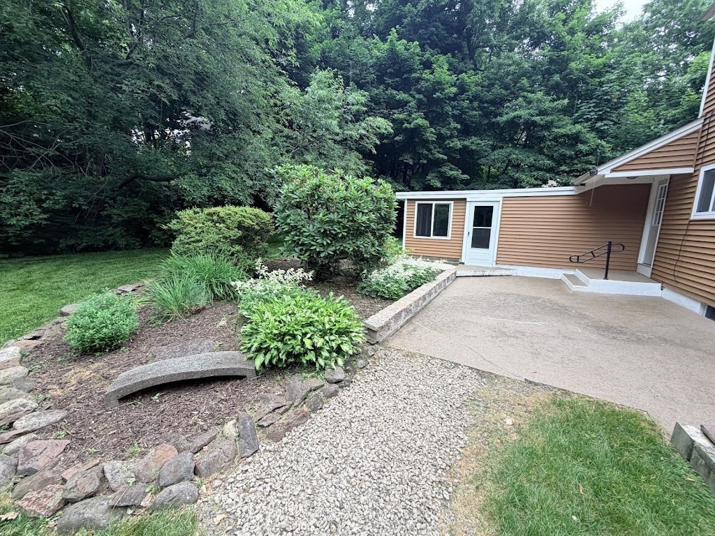 116 Derby Dingle Springfield, MA 01107 - Photo 14 of 31