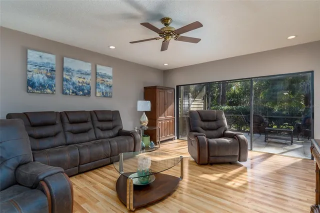 $300,000 | 5340 Cobblestone Court, Wesley Chapel, FL 33543