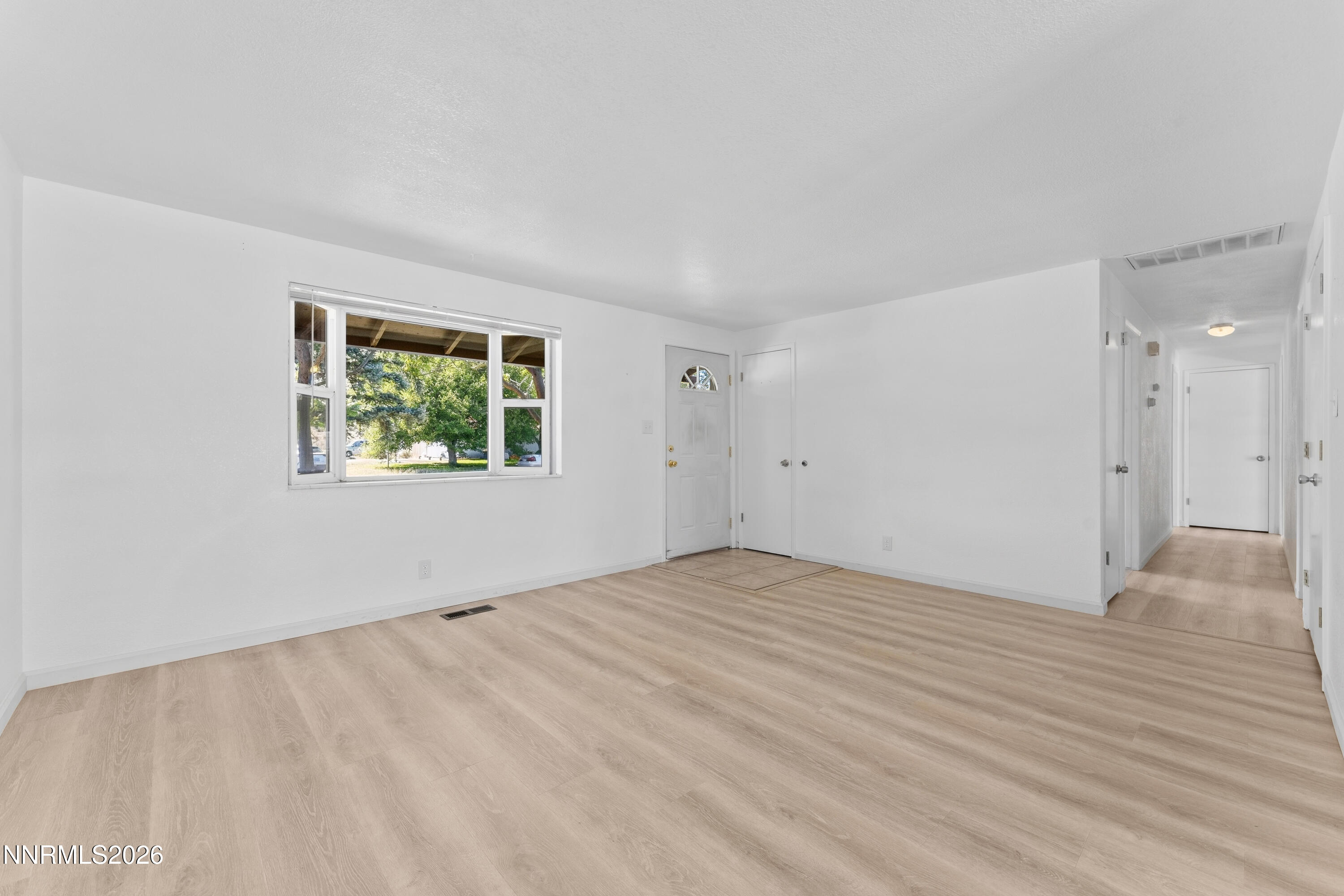 9245 Fremont Way Reno, NV 89506 - Photo 7 of 38 07-9245 Fremont Way Reno NV 89506 (8 of