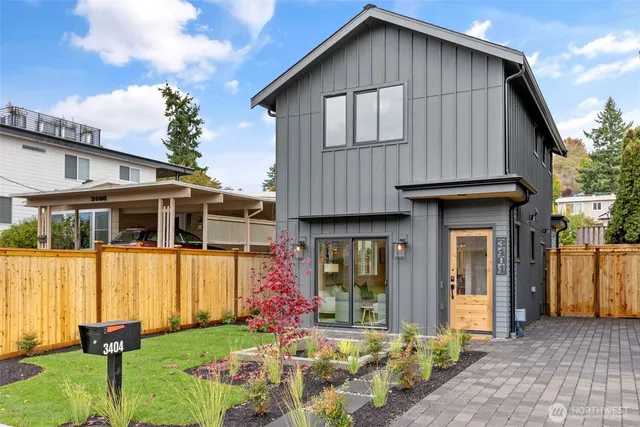 $889,000 | 3404 33rd Avenue West, Seattle, WA 98199