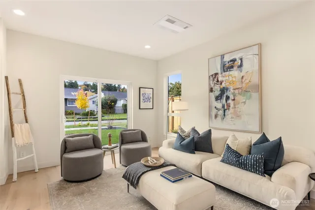 $889,000 | 3404 33rd Avenue West, Seattle, WA 98199