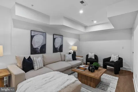 $1,200,000 | 749 North Capitol Street, Philadelphia, PA 19130