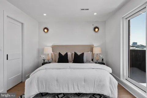 $1,200,000 | 749 North Capitol Street, Philadelphia, PA 19130