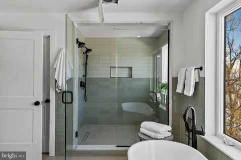 $1,200,000 | 749 North Capitol Street, Philadelphia, PA 19130