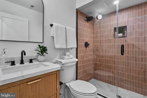 $1,200,000 | 749 North Capitol Street, Philadelphia, PA 19130