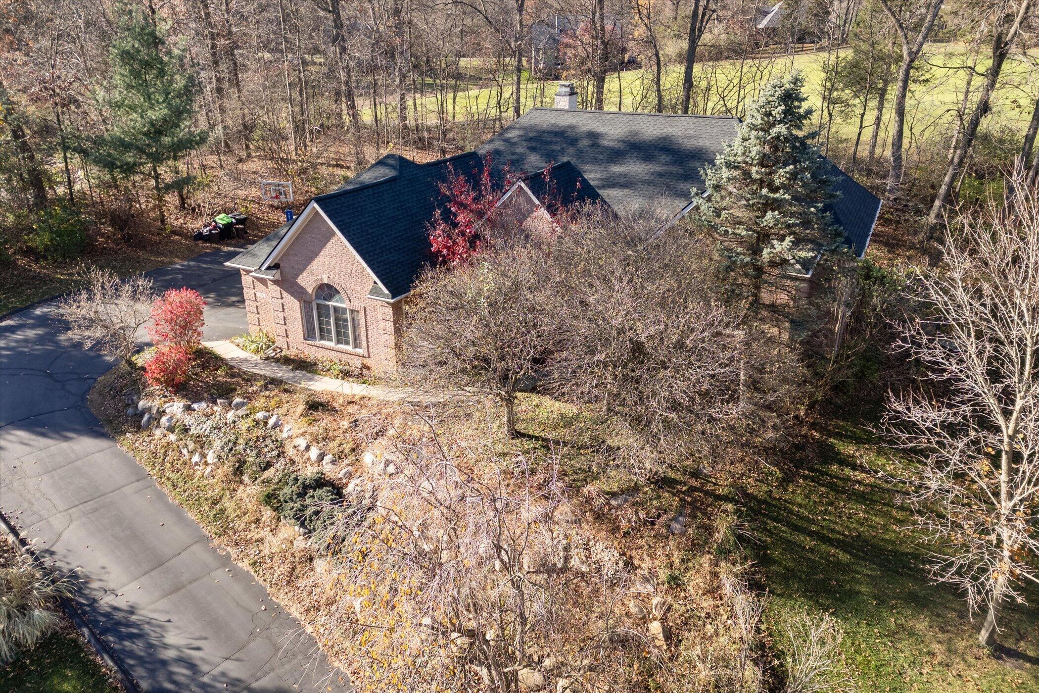 8200 Walkabout Way Pinckney, MI 48169 - Photo 4 of 56 62-8200-Walkabout-Way-Pinckney-MI-48169-
