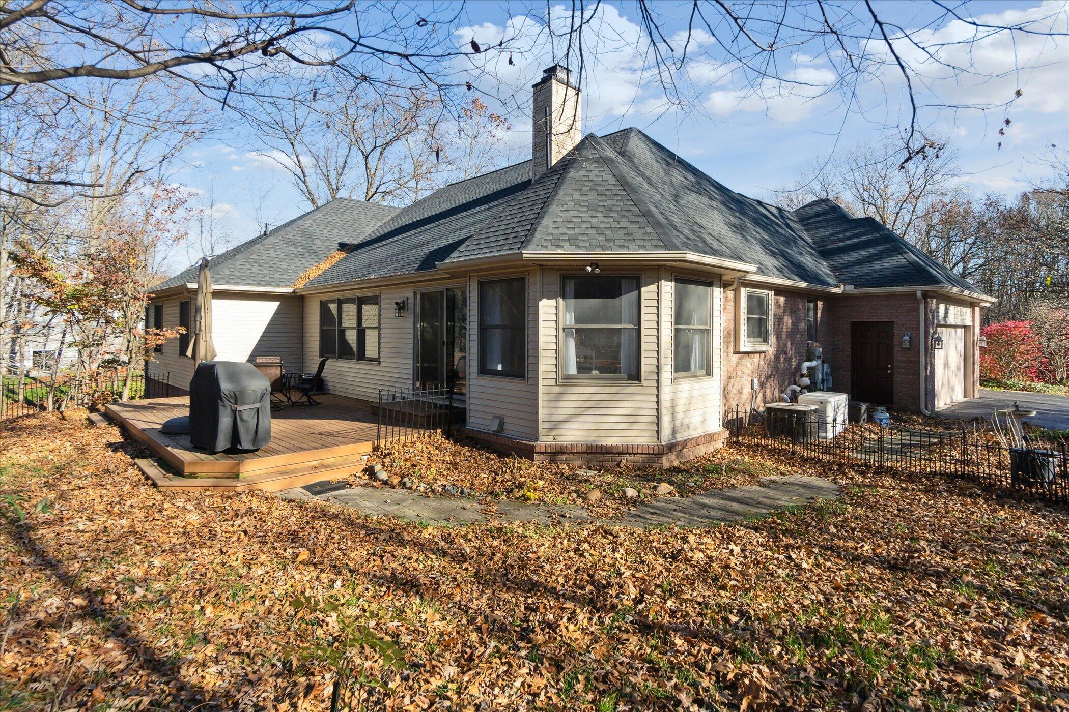 8200 Walkabout Way Pinckney, MI 48169 - Photo 5 of 56 02-8200-Walkabout-Way-Pinckney-MI-48169-