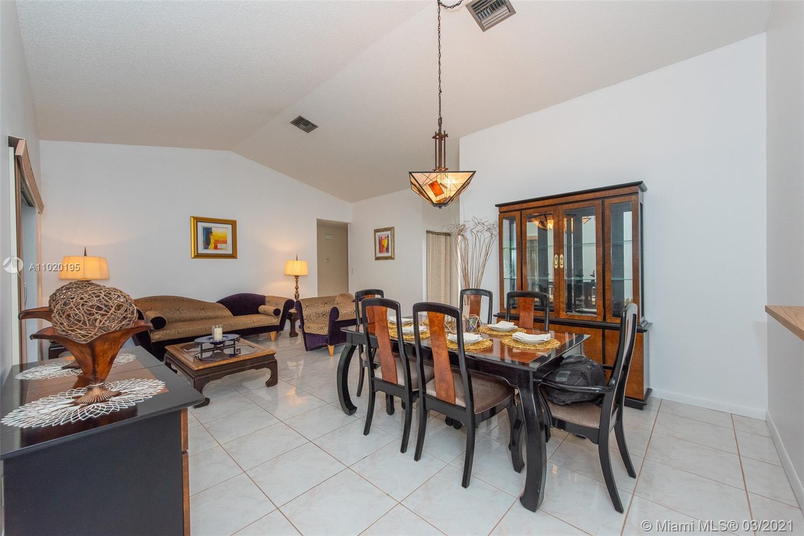 21060 Woodspring Avenue Boca Raton, FL 33428 - Photo 12 of 63 Gallery Image 12