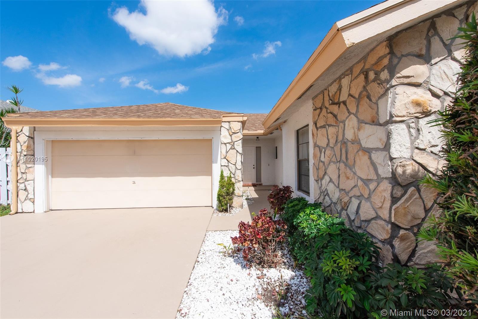 21060 Woodspring Avenue Boca Raton, FL 33428 - Photo 3 of 63 Gallery Image 3