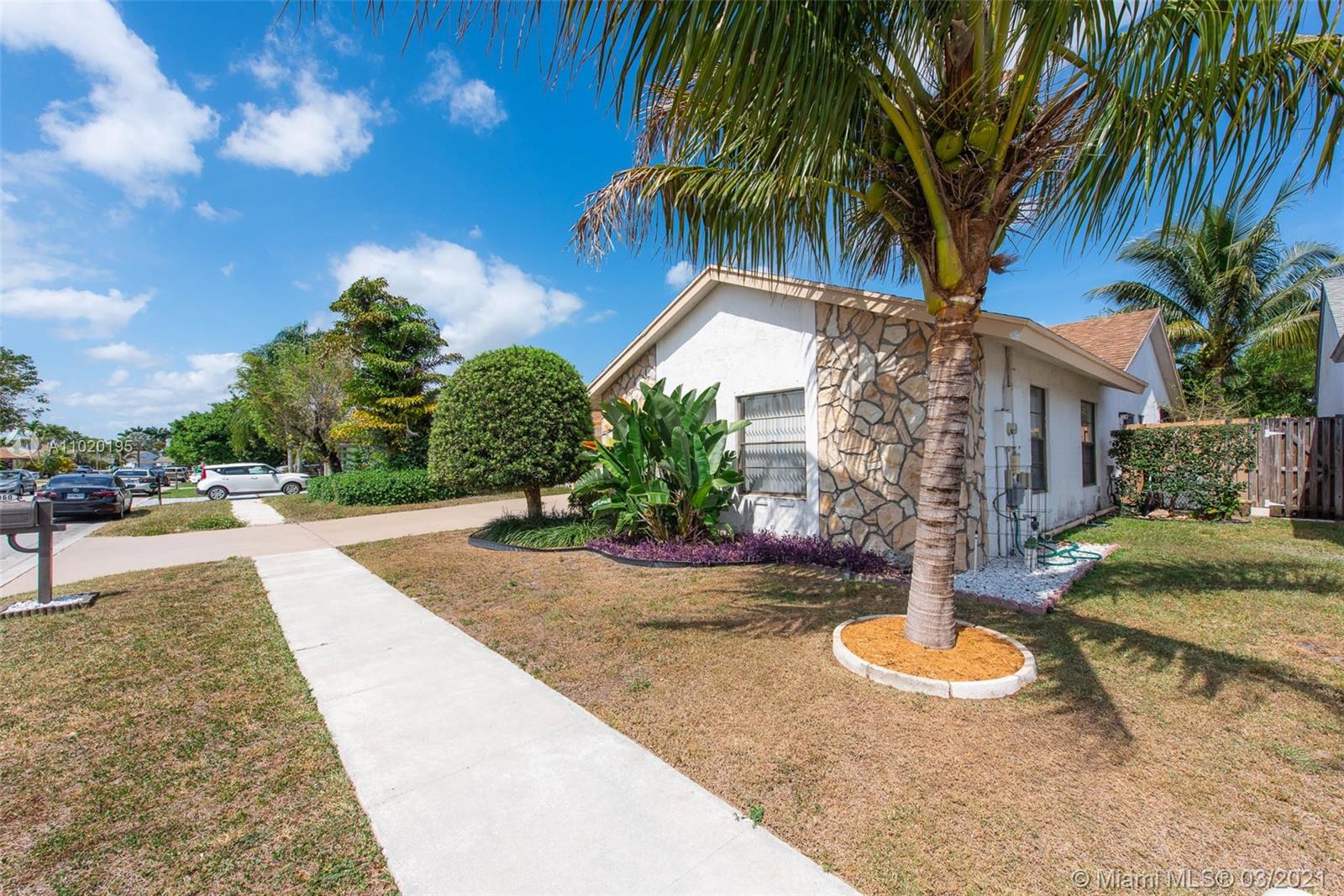 21060 Woodspring Avenue Boca Raton, FL 33428 - Photo 4 of 63 Gallery Image 4
