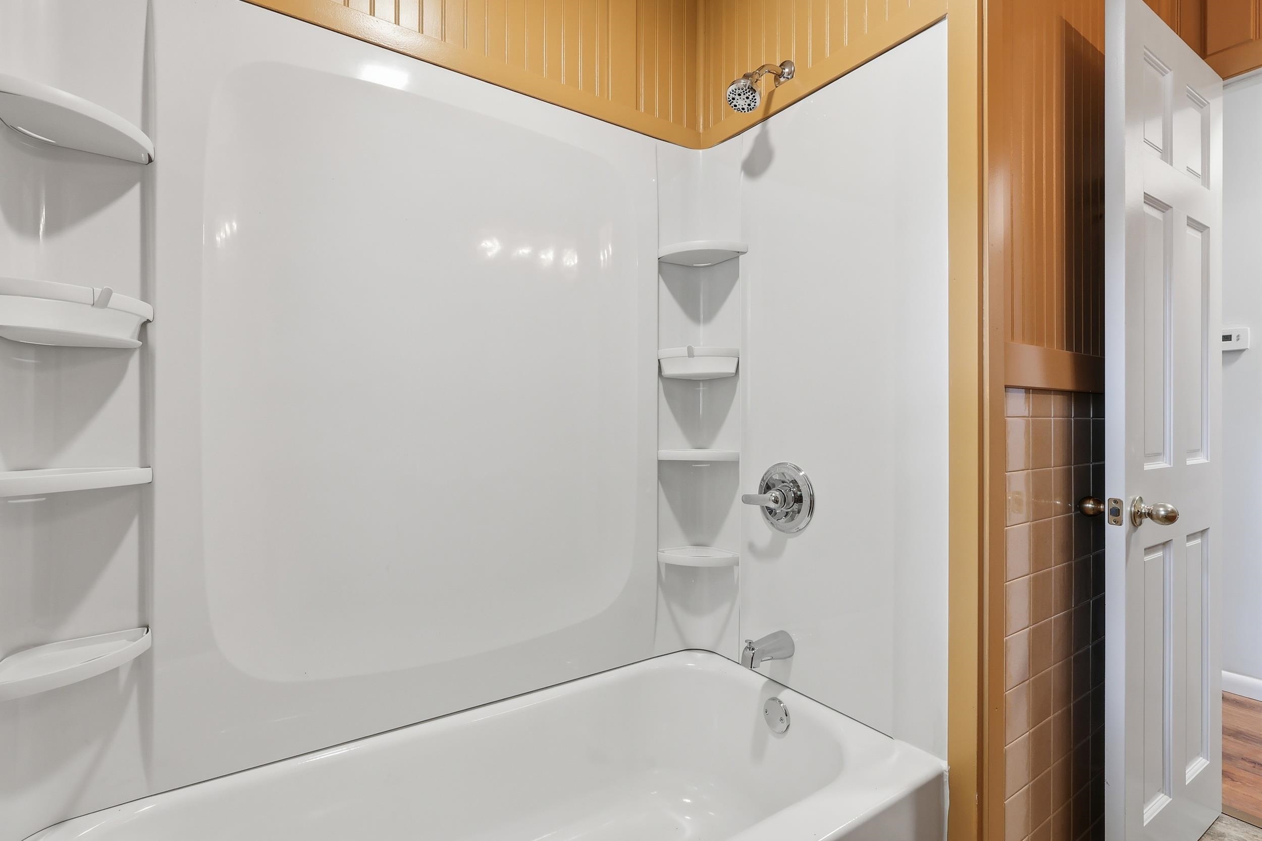 85 Whitney Avenue Manchester, NH 03104 - Photo 29 of 58