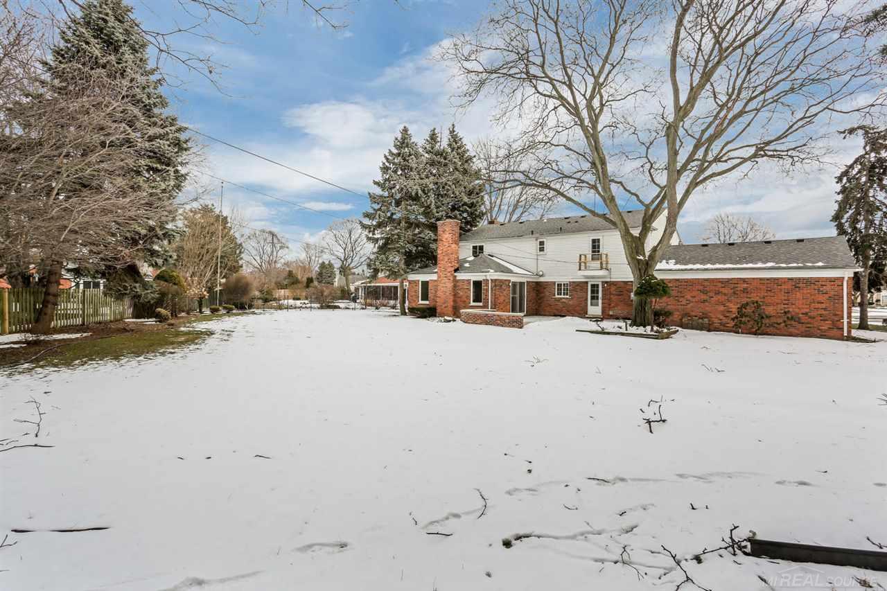 925 Ballantyne Road Grosse Pointe Shores, MI 48236 - Photo 29 of 32
