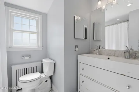 $799,000 | 28 Crestview Avenue, Stamford, CT 06907